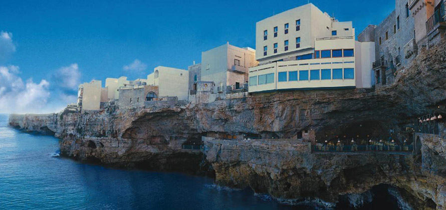 Restaurant à Polignano a Mare en Italie