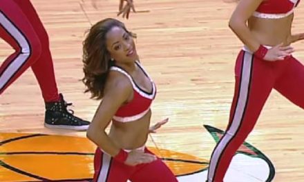 Une bonne surprise pour une pom-pom girl des Chicago Bulls