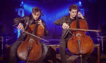 Ce duo de déglingués du violoncelle se faisaient siffler au début du concert…